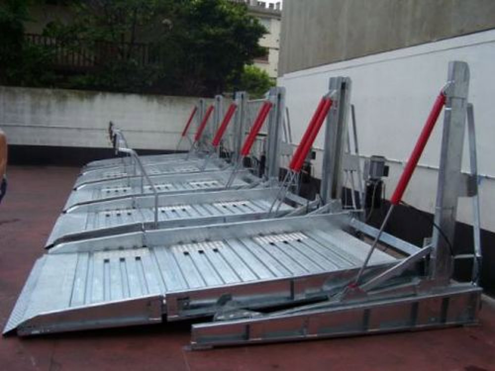 重慶俯仰式簡易升降立體停車設備應用展示.jpg