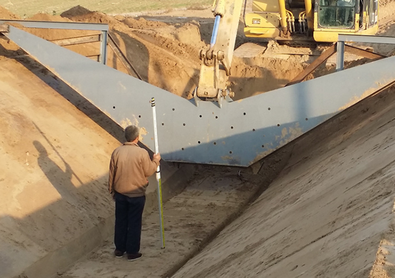 梯形邊溝滑膜機,梯形水渠現澆機